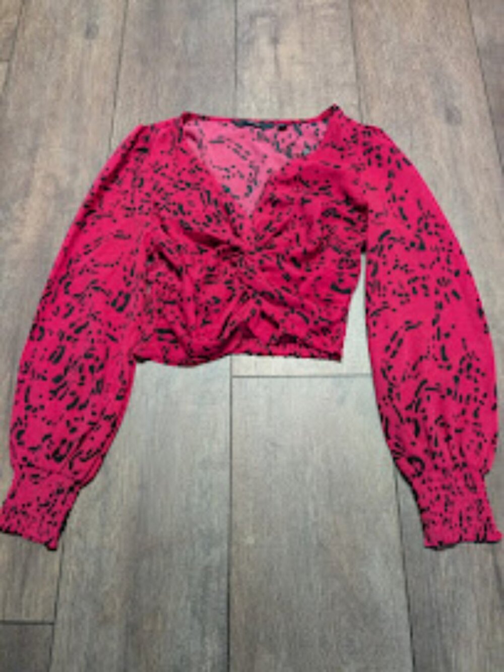 Vero Moda | V-Neck Twist-Front Balloon-Sleeve Crop Top
